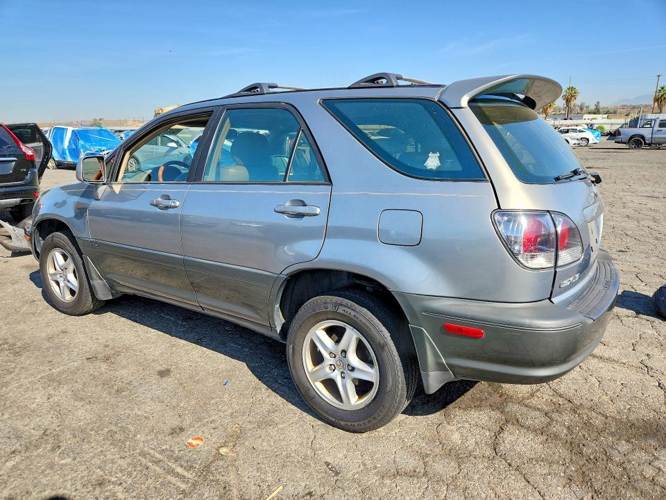 Photo 2 from auction – 2001 LEXUS RX with VIN JTJHF10U510202535