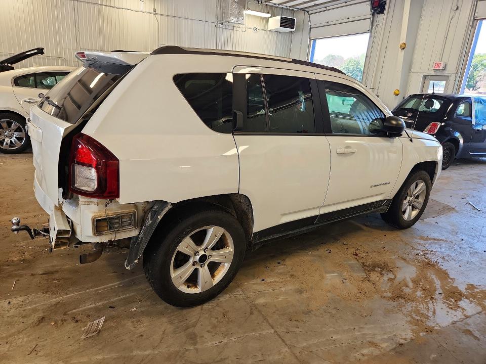 Снимка 3 от търг – 2015 JEEP COMPASS с VIN 1C4NJDBB8FD240245