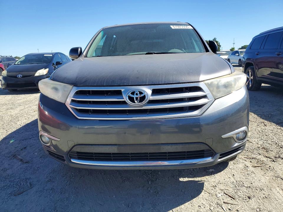 Photo 5 from auction – 2013 TOYOTA HIGHLANDER with VIN 5TDBK3EH2DS241001