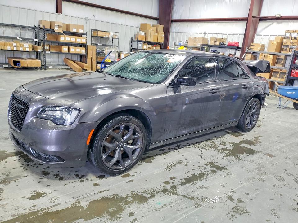 CHRYSLER 300 2023 z numerem VIN 2C3CCAAGXPH664970 - Zdjęcie z aukcji