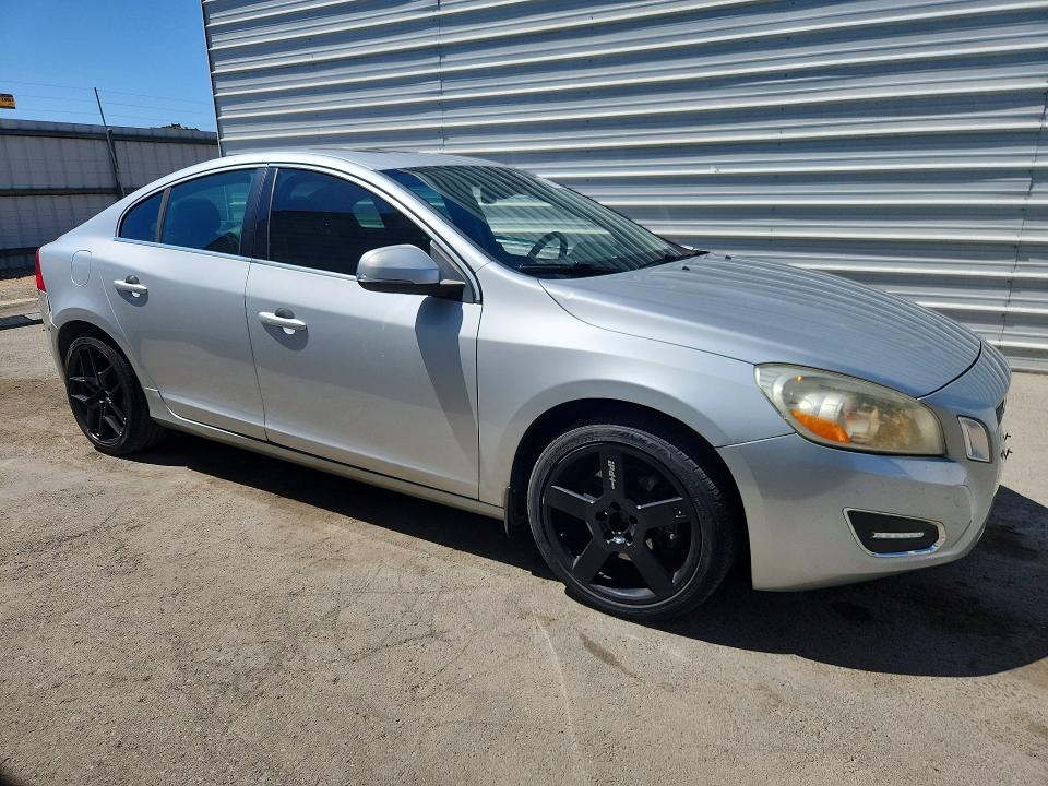 Photo 4 from auction – 2012 VOLVO S60 with VIN YV1622FS1C2112351