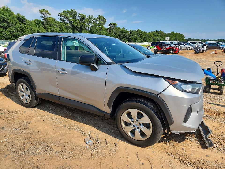 Photo 4 from auction – 2022 TOYOTA RAV4 with VIN 2T3F1RFV2NW263365