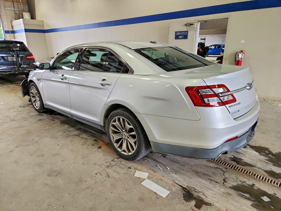 Photo 2 from auction – 2015 FORD TAURUS with VIN 1FAHP2F8XFG171951