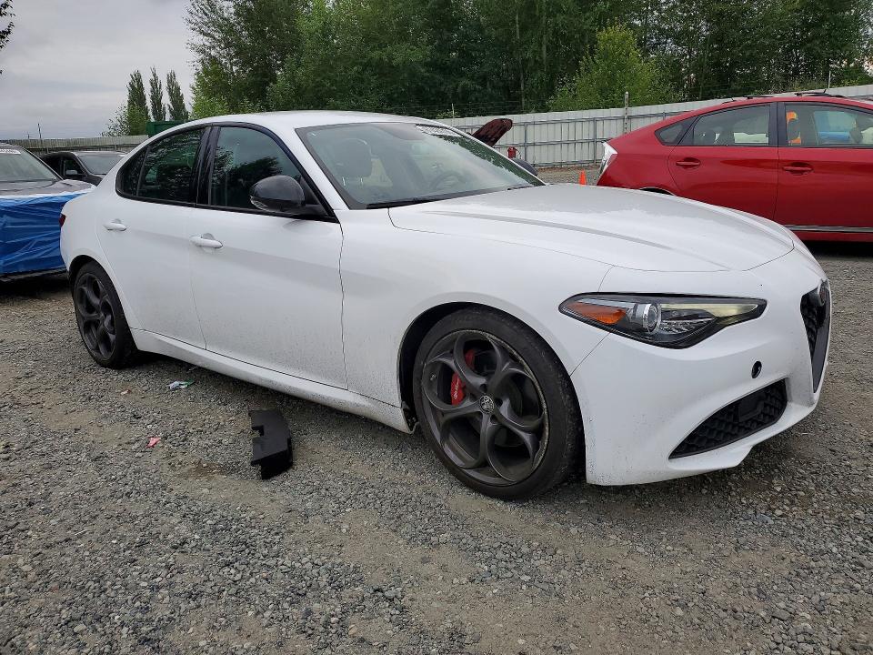 Photo 4 from auction – 2019 ALFA ROMEO GIULIA with VIN ZARFAMAN1K7609249