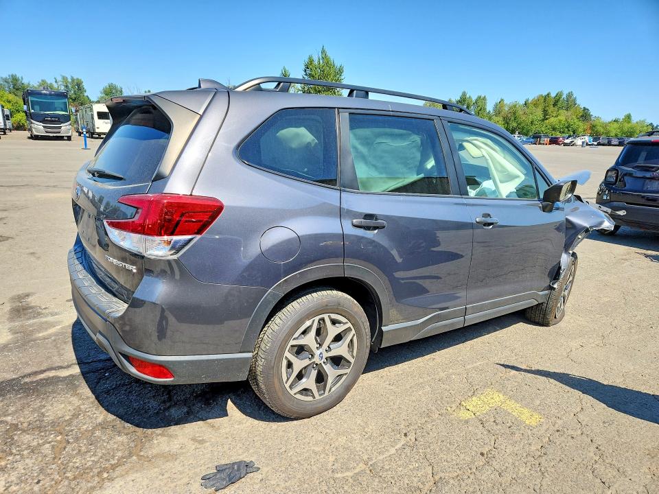 Photo 3 from auction – 2022 SUBARU FORESTER with VIN JF2SKAEC6NH481118