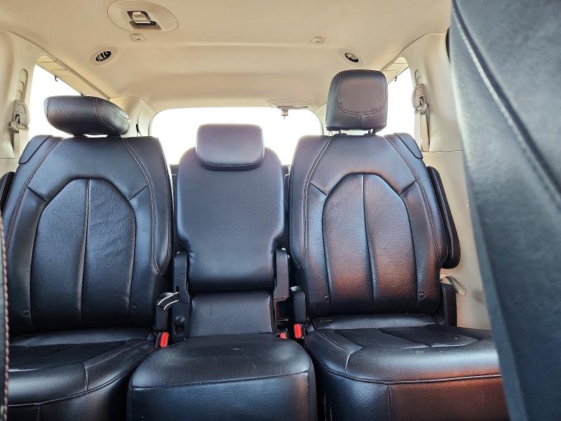 Photo 10 from auction – 2017 CHRYSLER PACIFICA with VIN 2C4RC1EG7HR837971
