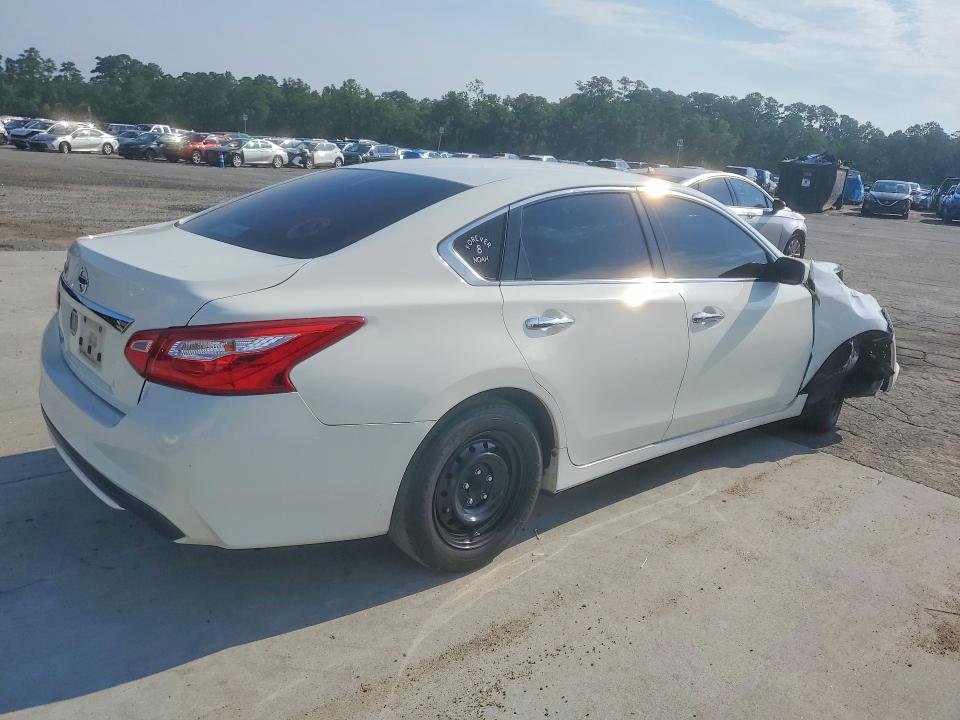 Photo 3 from auction – 2017 NISSAN ALTIMA with VIN 1N4AL3AP1HC144312