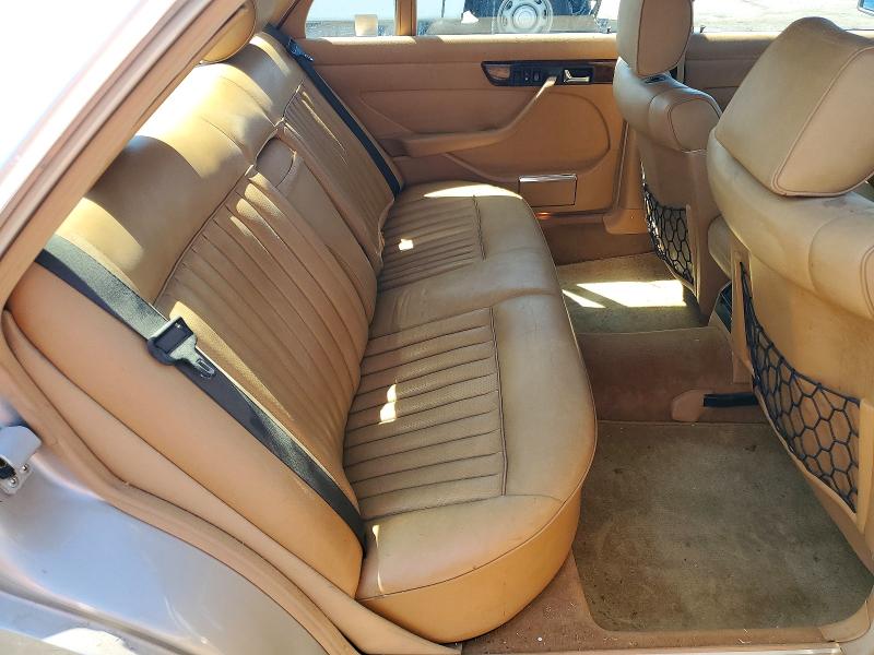 Photo 10 from auction – 1988 MERCEDES-BENZ 560 with VIN WDBCA39D2JA394998