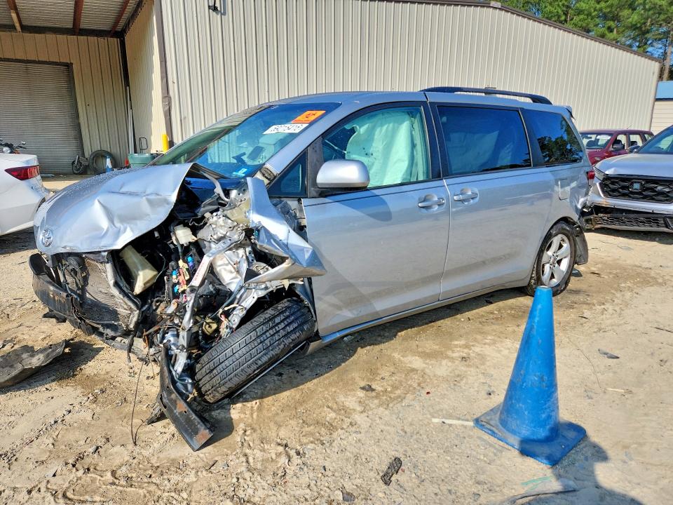 TOYOTA SIENNA 2014 with VIN 5TDKK3DCXES480738 - Photo from auction