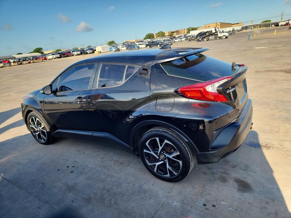 Photo 2 from auction – 2018 TOYOTA C-HR with VIN NMTKHMBX1JR015333