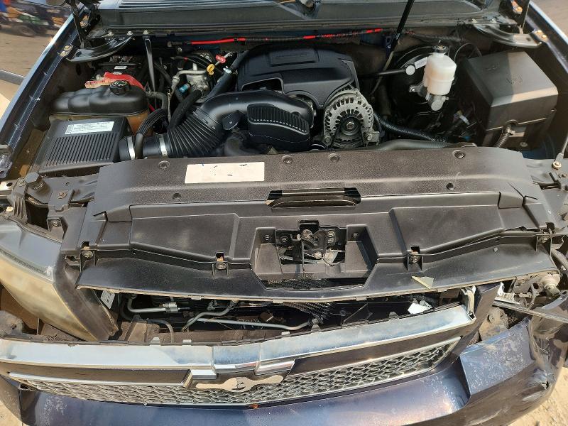 Photo 12 from auction – 2008 CHEVROLET SUBURBAN with VIN 1GNFC16Y08R122196