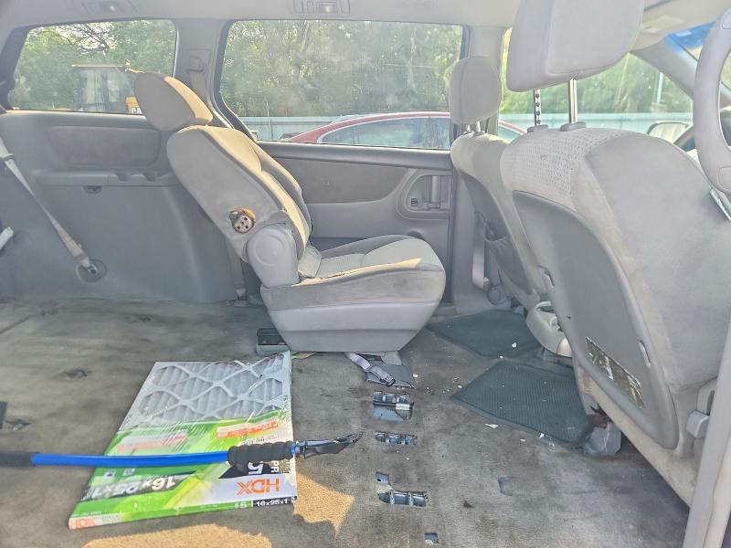 Photo 11 from auction – 2007 TOYOTA SIENNA with VIN 5TDZK23C87S023617