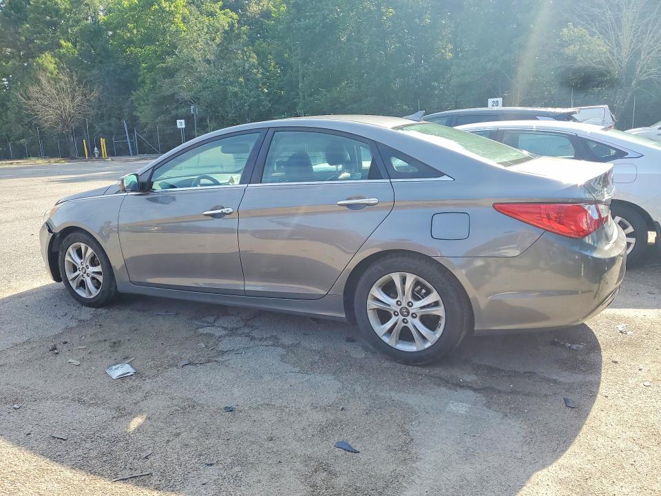 Photo 2 from auction – 2011 HYUNDAI SONATA with VIN 5NPEC4AC4BH078171