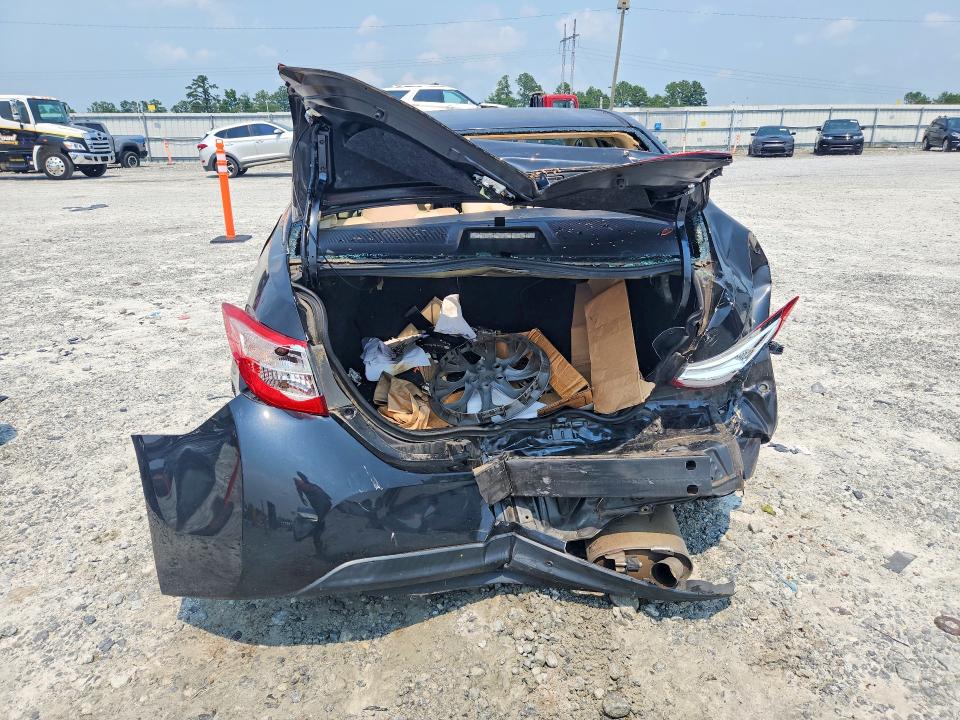 Photo 6 from auction – 2018 TOYOTA COROLLA with VIN 5YFBURHEXJP768710