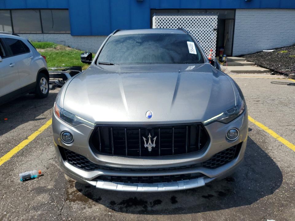 Photo 5 from auction – 2017 MASERATI LEVANTE with VIN ZN661YUL6HX199860