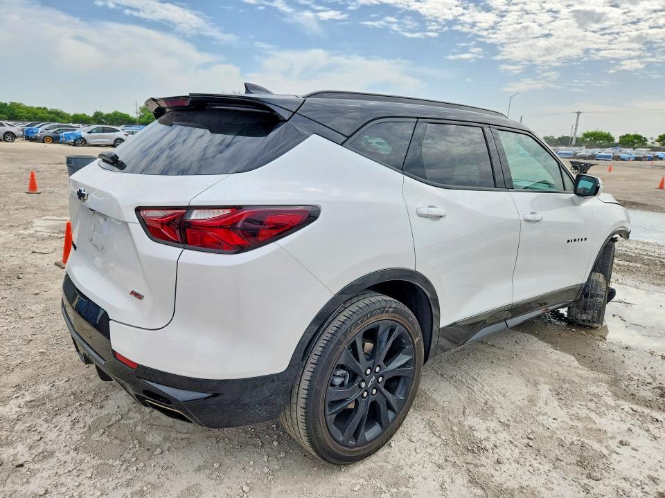 Photo 3 from auction – 2022 CHEVROLET BLAZER with VIN 3GNKBERS9NS196483