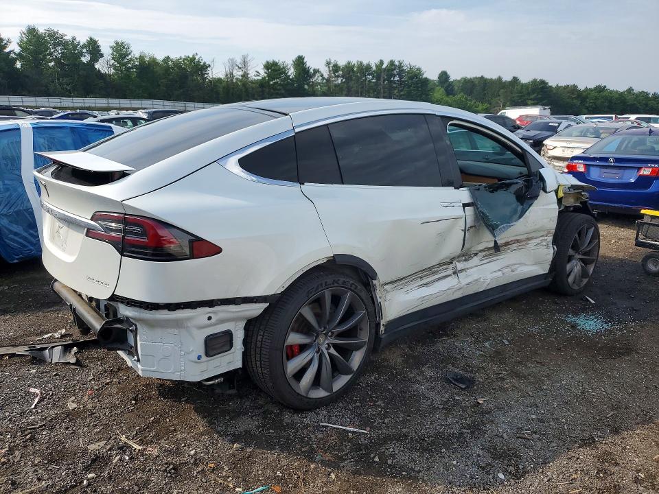 Photo 3 from auction – 2019 TESLA MODEL X with VIN 5YJXCBE4XKF200269