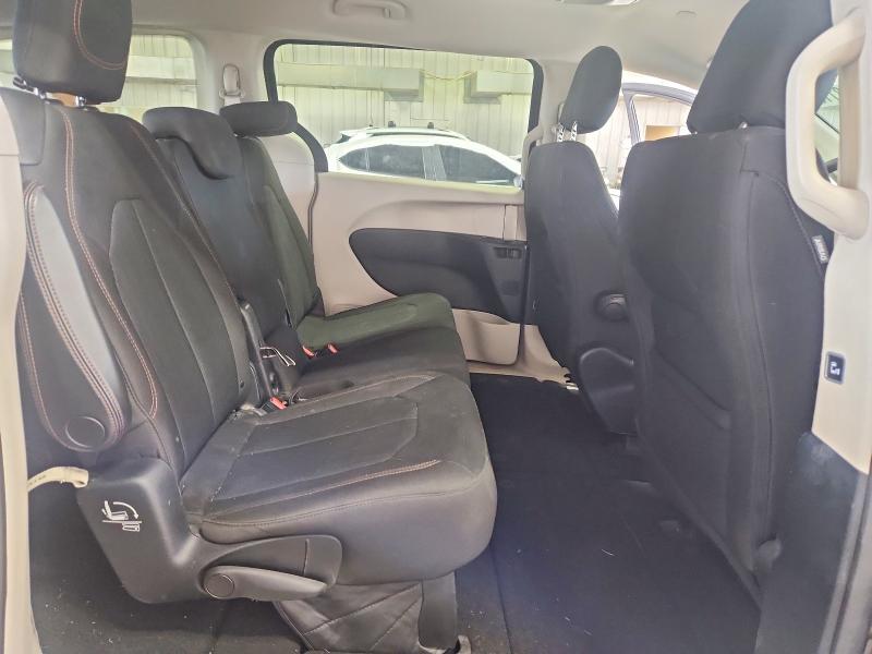 Photo 11 from auction – 2017 CHRYSLER PACIFICA with VIN 2C4RC1DG4HR514303