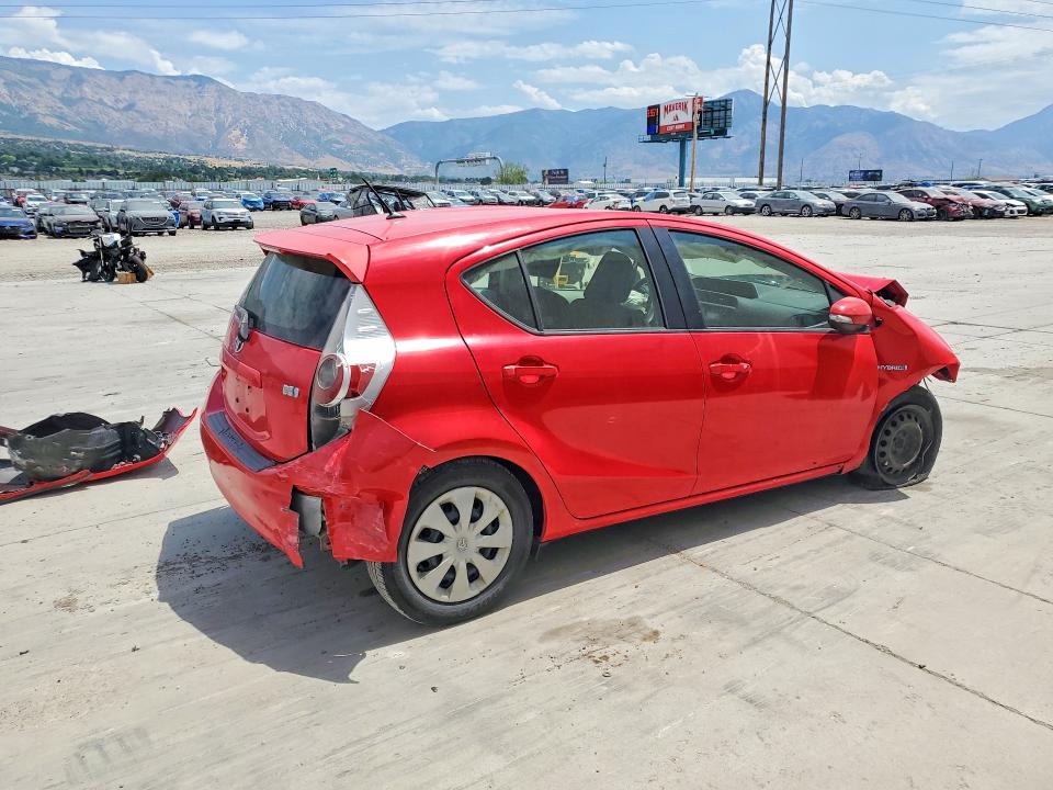 Photo 3 from auction – 2013 TOYOTA PRIUS C with VIN JTDKDTB35D1528557