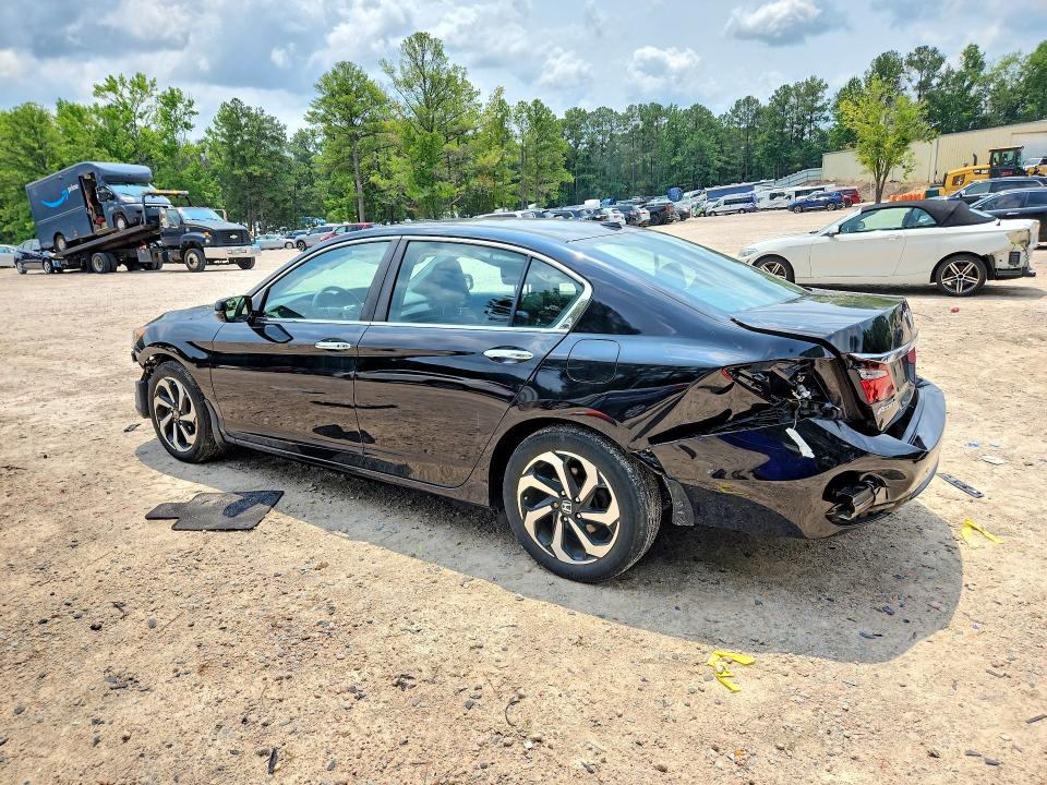 Photo 2 from auction – 2017 HONDA ACCORD with VIN 1HGCR2F88HA054584