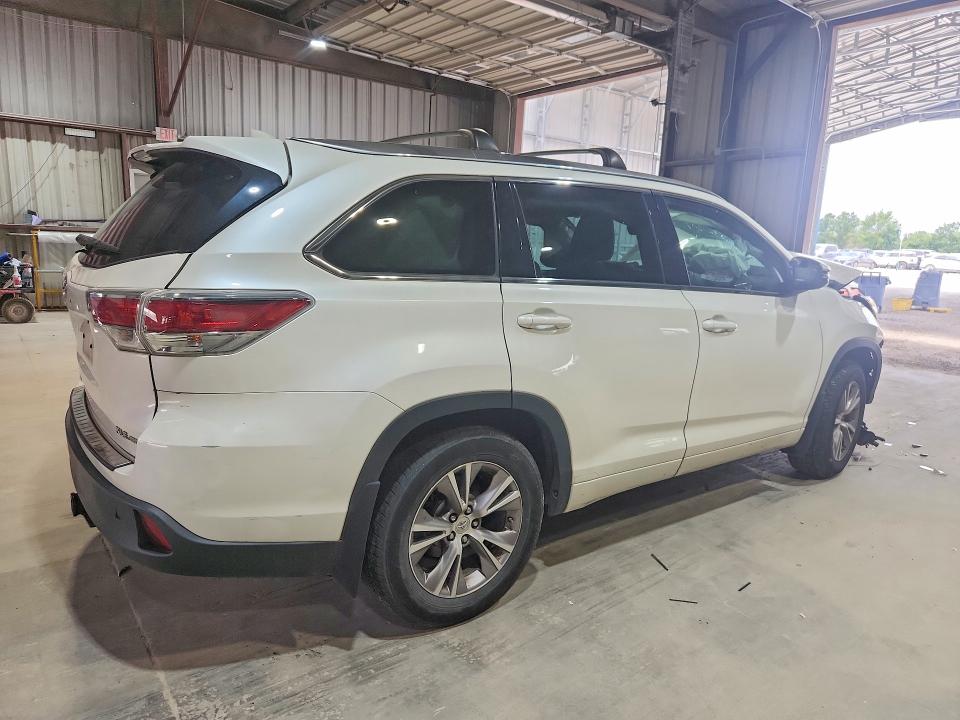 Photo 3 from auction – 2014 TOYOTA HIGHLANDER with VIN 5TDJKRFH6ES045819