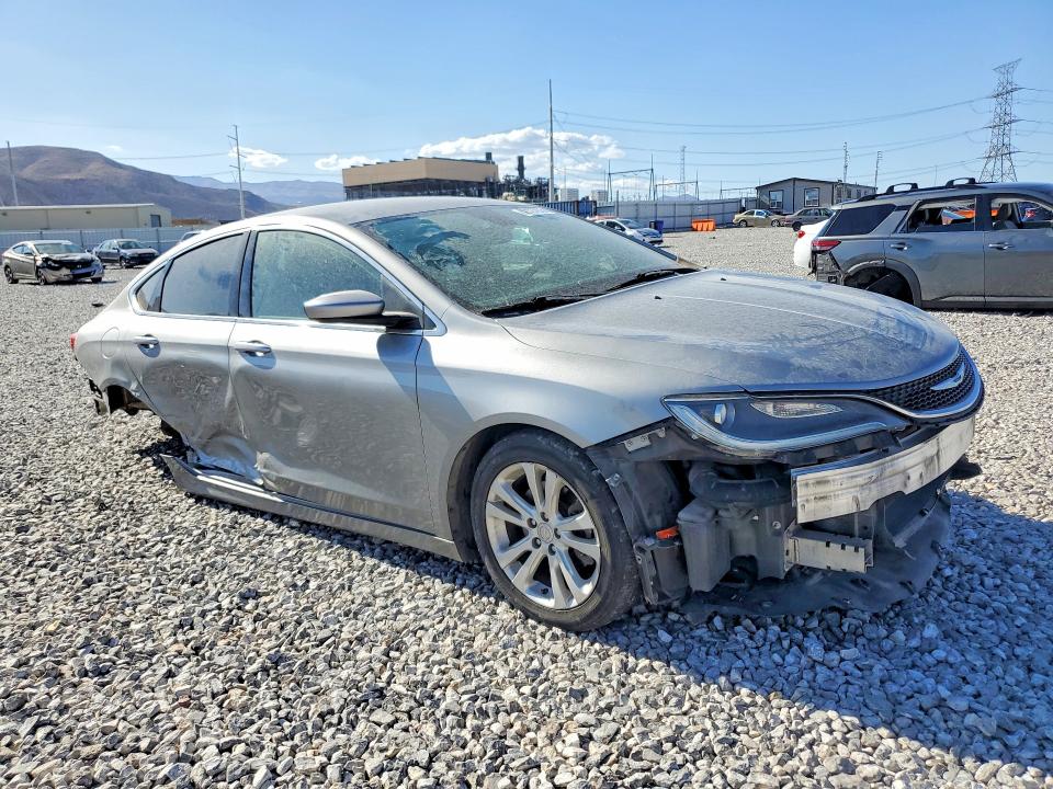 Photo 4 from auction – 2015 CHRYSLER 200 LIMITED with VIN 1C3CCCAB5FN568511