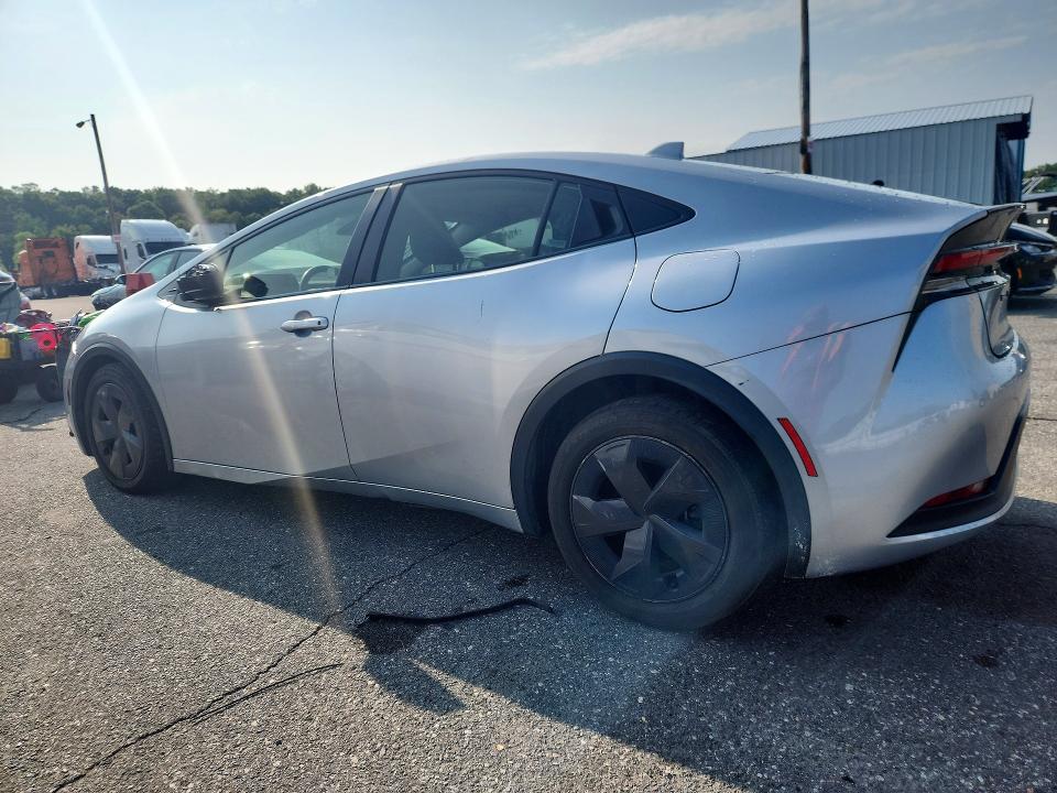 Photo 2 from auction – 2023 TOYOTA PRIUS with VIN JTDACAAU2P3007821