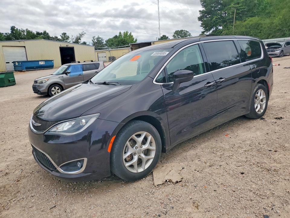 CHRYSLER PACIFICA 2018 with VIN 2C4RC1FG4JR129052 - Photo from auction