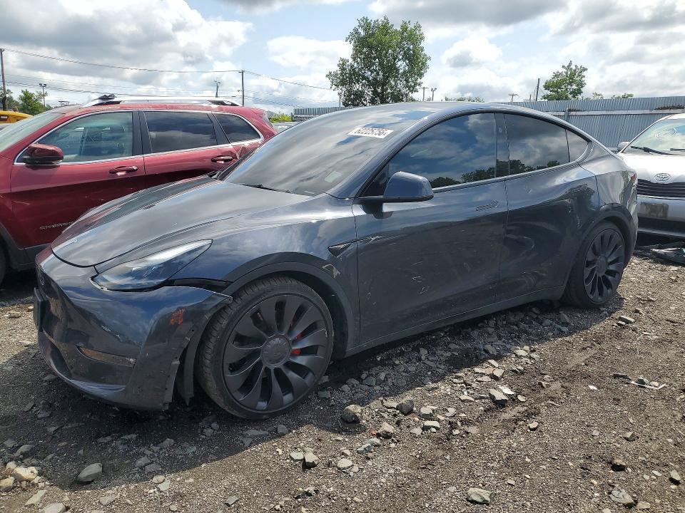 TESLA MODEL Y 2024 with VIN 7SAYGDEF8RF027192 - Photo from auction
