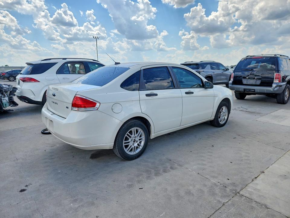 Photo 3 from auction – 2010 FORD FOCUS with VIN 1FAHP3FN8AW108275