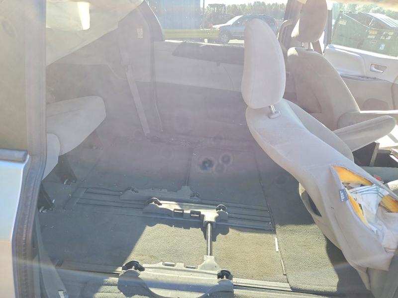 Photo 11 from auction – 2015 TOYOTA SIENNA with VIN 5TDKK3DC9FS587006