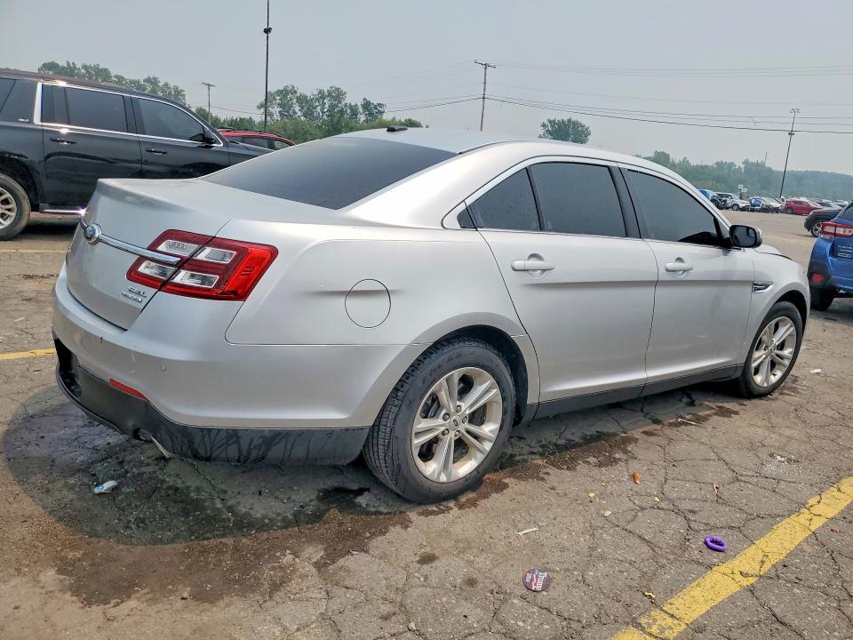 Photo 3 from auction – 2013 FORD TAURUS with VIN 1FAHP2E85DG152156