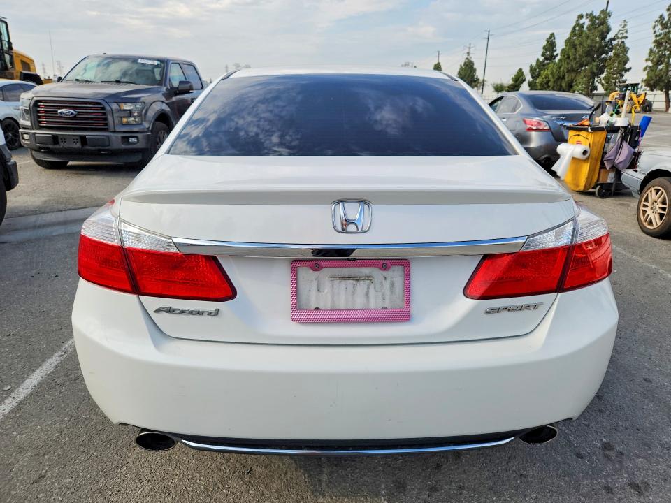 Photo 6 from auction – 2015 HONDA ACCORD with VIN 1HGCR2F53FA268000