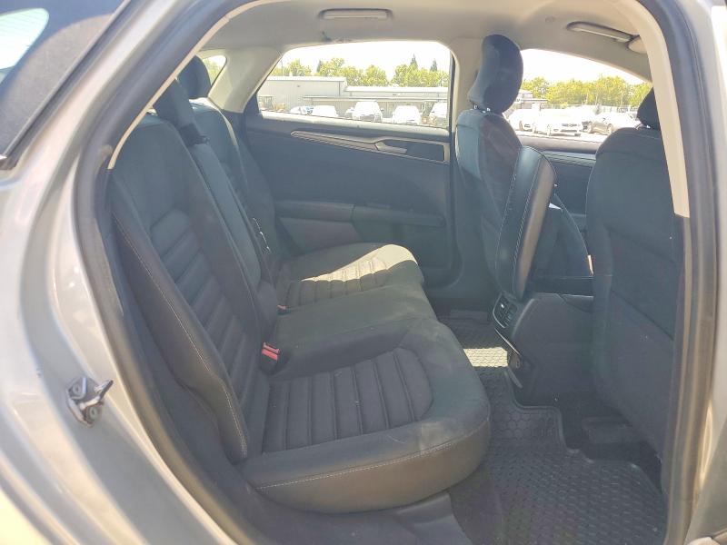 Photo 10 from auction – 2017 FORD FUSION with VIN 3FA6P0LU9HR323632