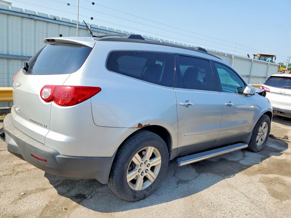 Photo 3 from auction – 2012 CHEVROLET TRAVERSE with VIN 1GNKVJED9CJ174179