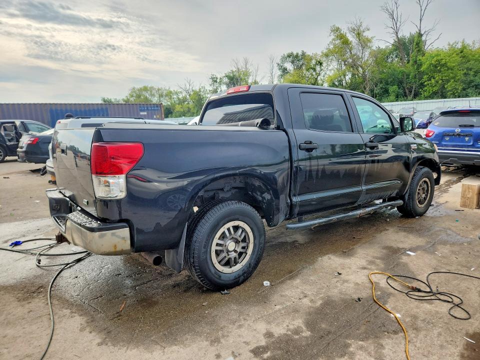 Photo 3 from auction – 2010 TOYOTA TUNDRA with VIN 5TFDW5F19AX155409
