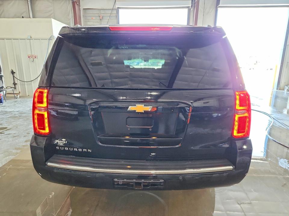 Photo 6 from auction – 2016 CHEVROLET SUBURBAN with VIN 1GNSKJKC2GR387549