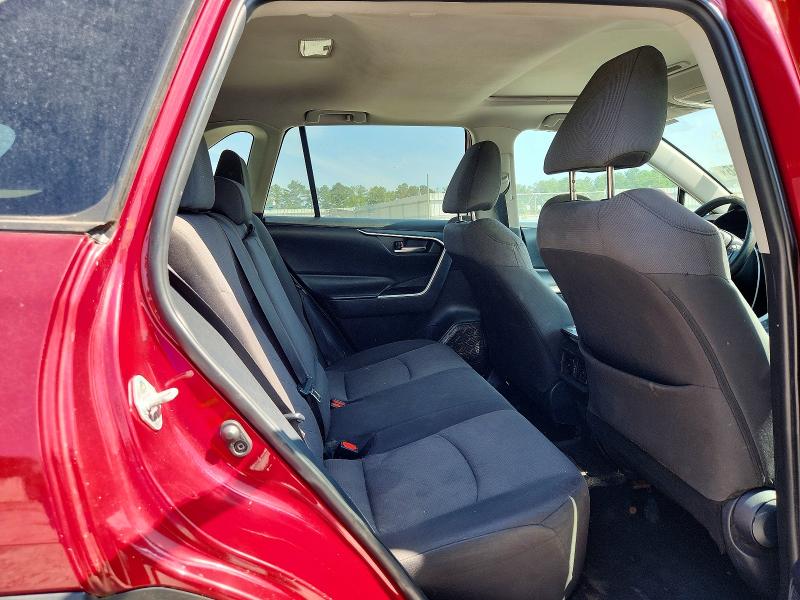 Photo 11 from auction – 2019 TOYOTA RAV4 with VIN 2T3W1RFV0KW032251