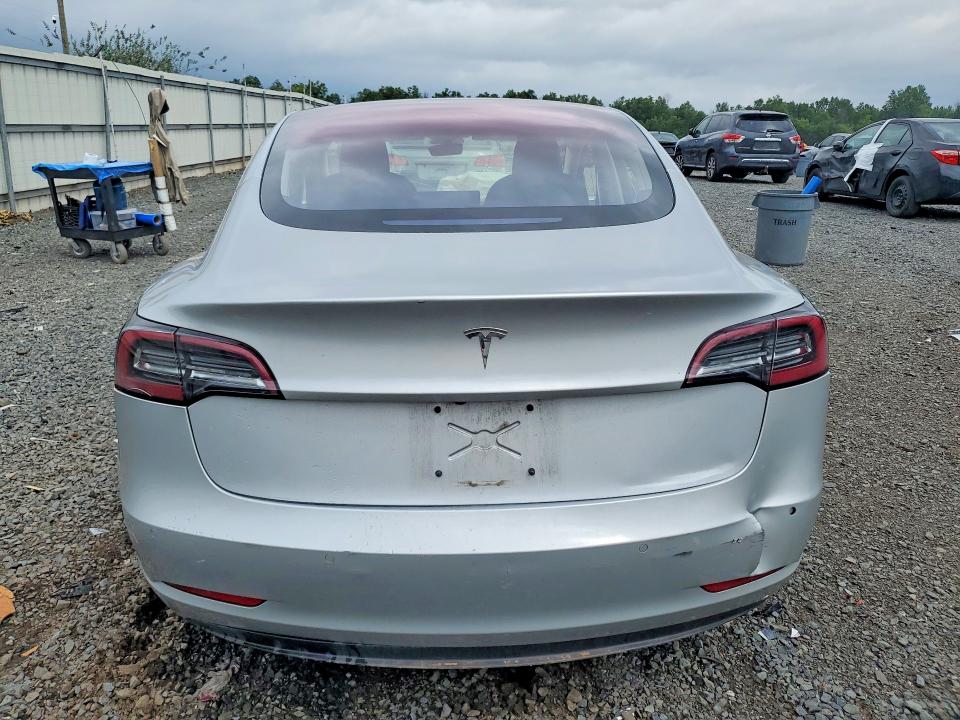 Photo 6 from auction – 2018 TESLA MODEL 3 with VIN 5YJ3E1EA7JF007956
