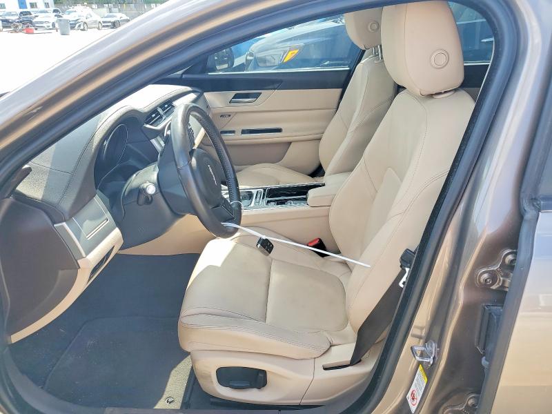 Zdjęcie 7 z aukcji – 2017 JAGUAR XF z VIN SAJBD4BV0HCY32964