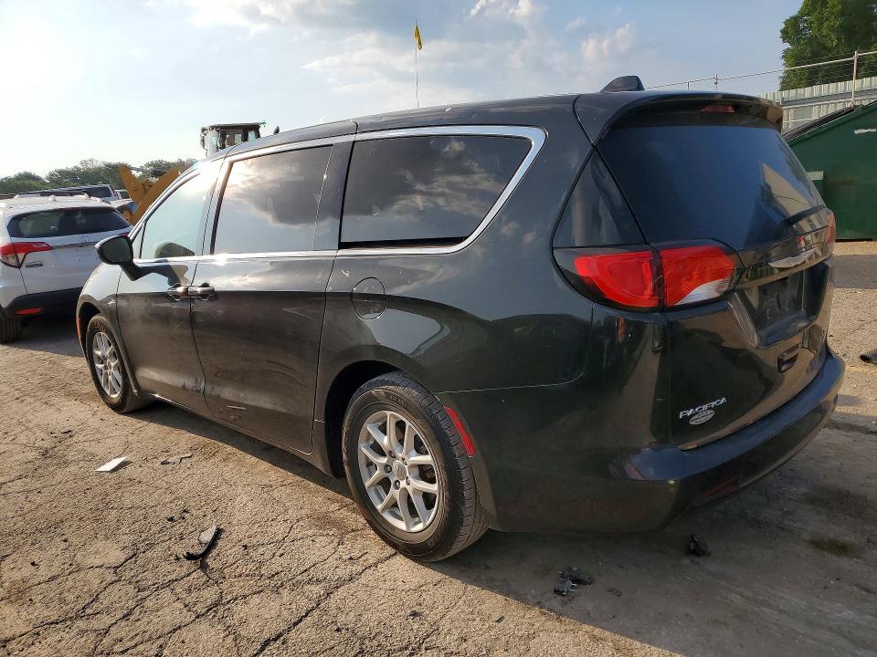 Photo 2 from auction – 2017 CHRYSLER PACIFICA with VIN 2C4RC1DG5HR501964