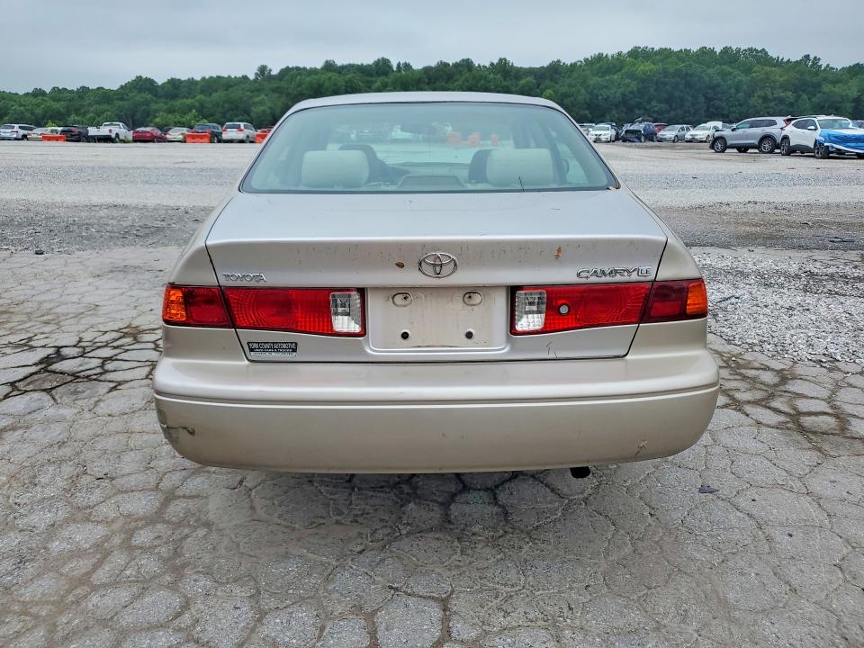 Photo 6 from auction – 2000 TOYOTA CAMRY with VIN 4T1BG22K9YU736918