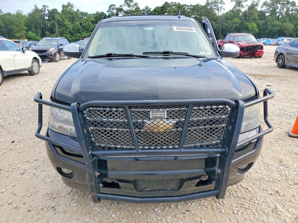 Photo 5 from auction – 2011 CHEVROLET SUBURBAN with VIN 1GNSCKE00BR347712