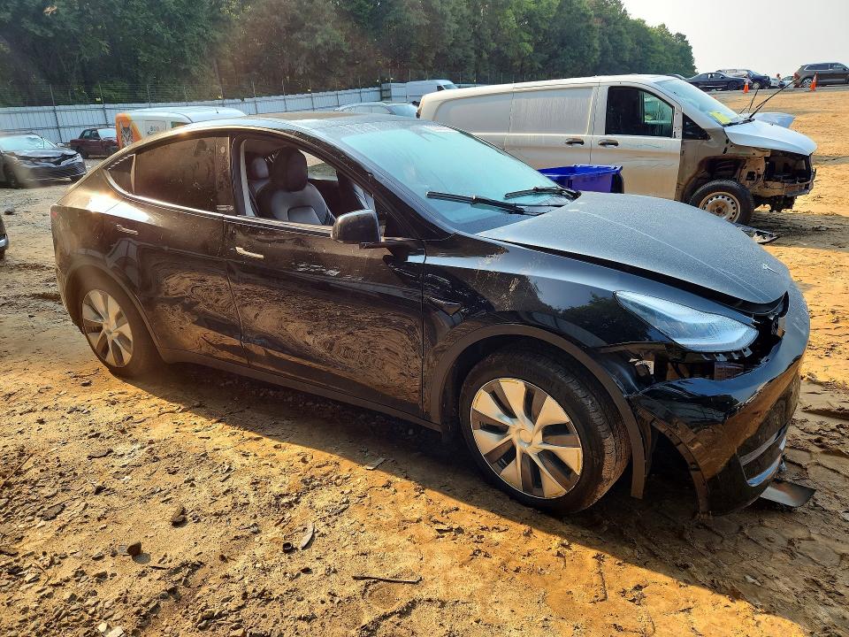 Zdjęcie 4 z aukcji – 2023 TESLA MODEL Y z VIN 7SAYGDEE8PA127844