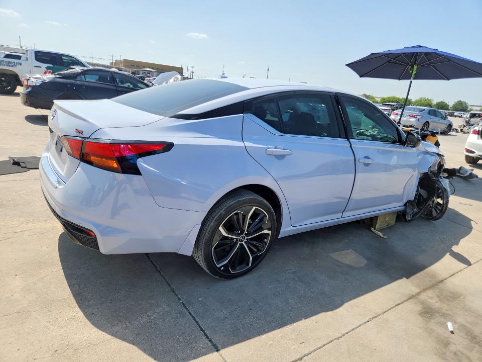 Снимка 3 от търг – 2023 NISSAN ALTIMA с VIN 1N4BL4CV0PN401677