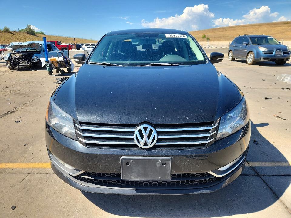 Photo 5 from auction – 2015 VOLKSWAGEN PASSAT with VIN 1VWAS7A33FC121366