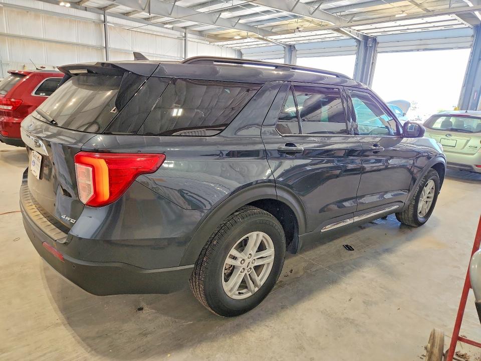 Photo 3 from auction – 2023 FORD EXPLORER with VIN 1FMSK8DH4PGB94451
