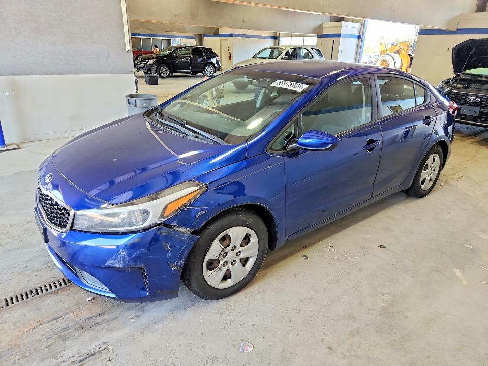 KIA FORTE 2018 with VIN 3KPFK4A71JE190228 - Photo from auction