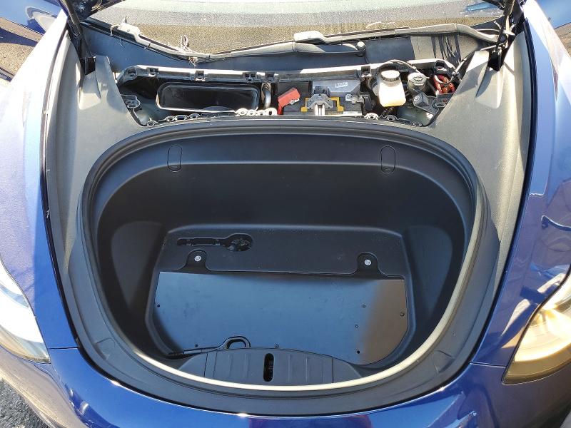 Снимка 11 от търг – 2018 TESLA MODEL 3 с VIN 5YJ3E1EA6JF047039