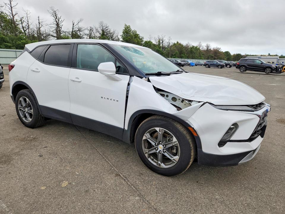 Photo 4 from auction – 2023 CHEVROLET BLAZER with VIN 3GNKBHR44PS210232
